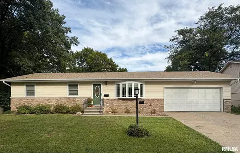 2407 2nd St, Moline, IL 61265
