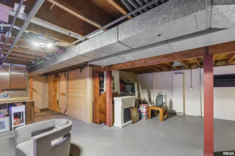 2407 2nd St, Moline, IL 61265 photo 24