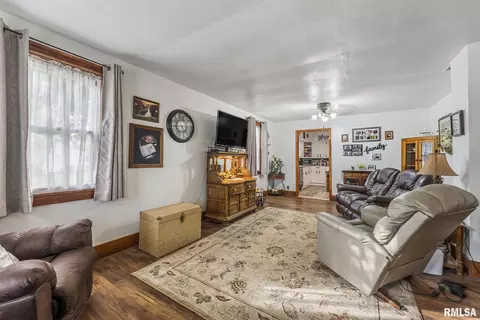 201 E Monroe St, Joy, IL 61260 photo 12