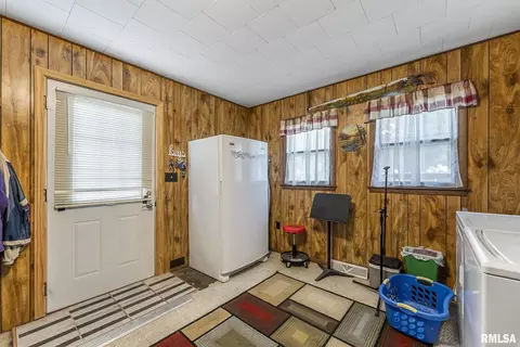 201 E Monroe St, Joy, IL 61260 photo 3