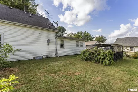 201 E Monroe St, Joy, IL 61260 photo 24