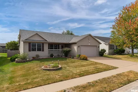 2203 W 59th St, Davenport, IA 52806