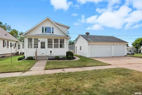 2007 Mississippi Blvd, Bettendorf, IA 52722
