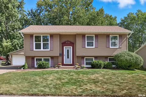 3731 El Dorado Dr, Bettendorf, IA 52722