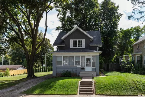 1824 25th Ave, Moline, IL 61265