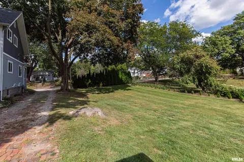 1824 25th Ave, Moline, IL 61265 photo 6