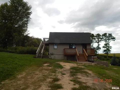 12465 Frog Pond Rd, Fulton, IL 61252