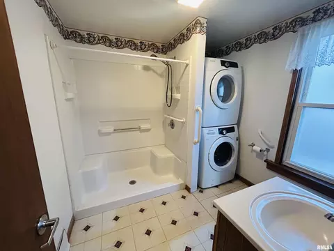 809 Goethe St, Dubuque, IA 52001 photo 9