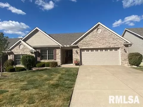 1704 Stonegate Cir, Davenport, IA 52807