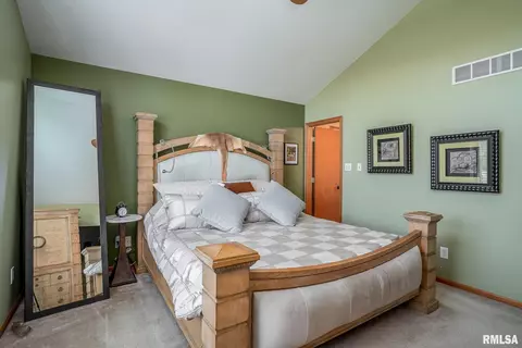 1805 13th St, Silvis, IL 61282 photo 16