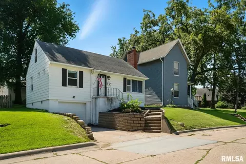1315 Caroline Ave, Clinton, IA 52732