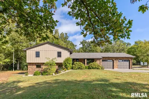 8508 Centerville Rd, Hannibal, MO 63401