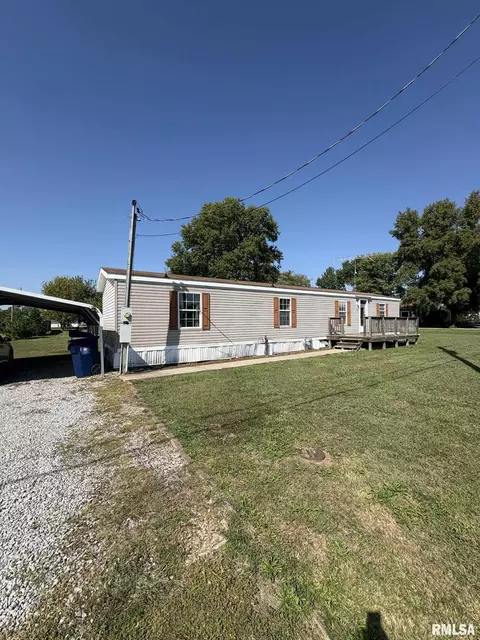 97 N College St, Ewing, IL 62836 photo 7