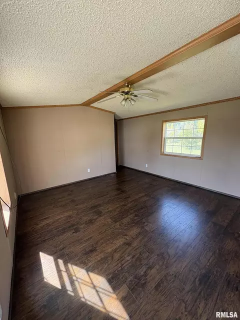 97 N College St, Ewing, IL 62836 photo 14