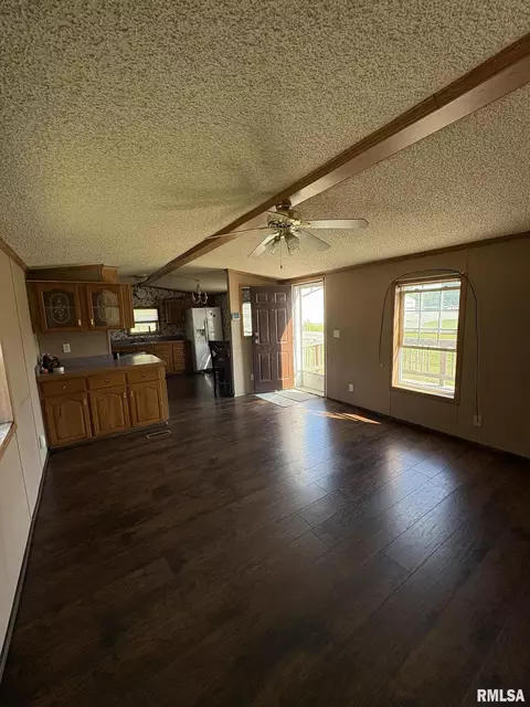97 N College St, Ewing, IL 62836 photo 12