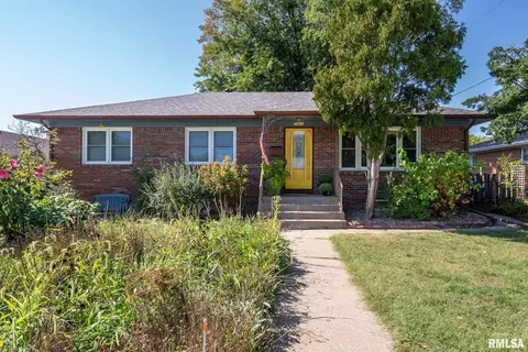 3612 Wilkes Ave, Davenport, IA 52806