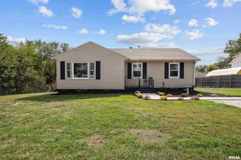 212 Main St, Ophiem, IL 61468