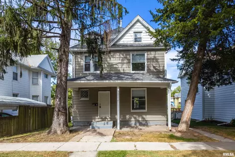 924 Kirkwood Blvd, Davenport, IA 52803