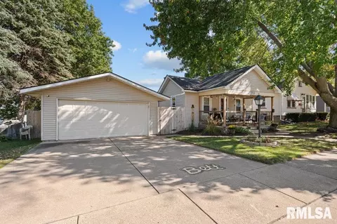 2711 Bridge Ave, Davenport, IA 52803