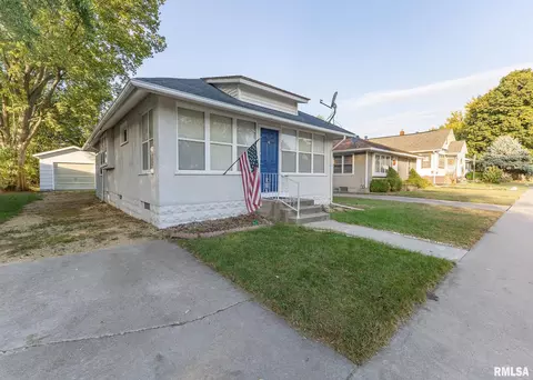 239 17th Pl, Clinton, IA 52732