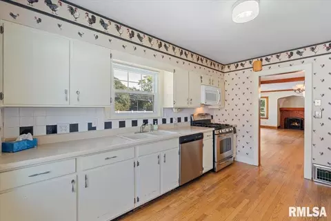 553 25th Ave, Moline, IL 61265 photo 17