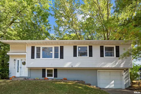 3015 Stafford Blvd, Bettendorf, IA 52722