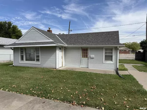 2402 45th St, Moline, IL 61265 photo 2