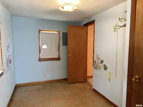 2402 45th St, Moline, IL 61265 photo 5