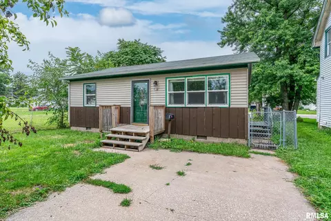 815 21st St, East Moline, IL 61244
