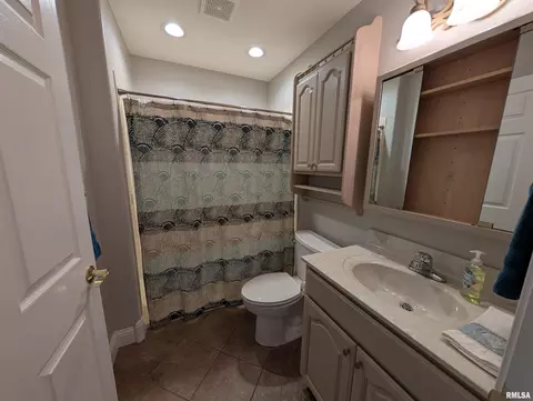 3211 Cherokee Dr, Marion, IL 62959 photo 17
