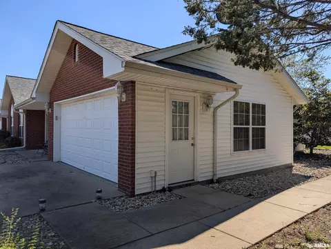 3211 Cherokee Dr, Marion, IL 62959 photo 4