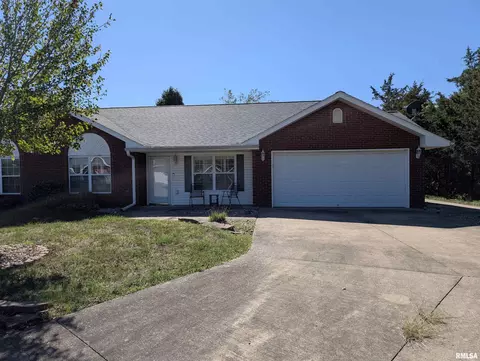 3211 Cherokee Dr, Marion, IL 62959 photo 2