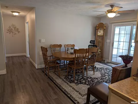 3211 Cherokee Dr, Marion, IL 62959 photo 12