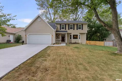 706 E 6th St, Coal Valley, IL 61240