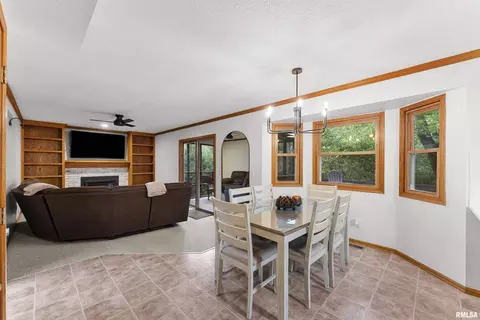 706 E 6th St, Coal Valley, IL 61240 photo 7