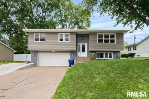 2426 W 44th St, Davenport, IA 52806