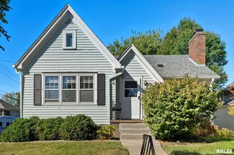 2118 Arlington Ave, Davenport, IA 52803