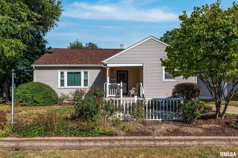 2458 E Central Park Ave, Davenport, IA 52803