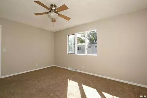 3608 34th St, Moline, IL 61265 photo 17