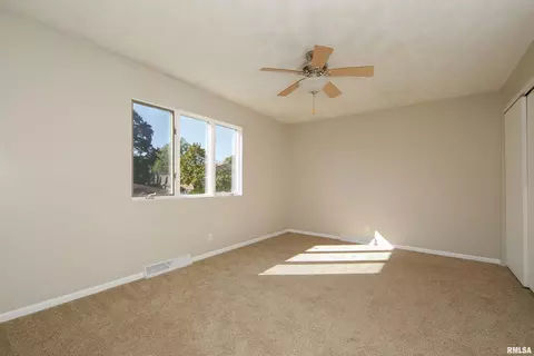 3608 34th St, Moline, IL 61265 photo 15