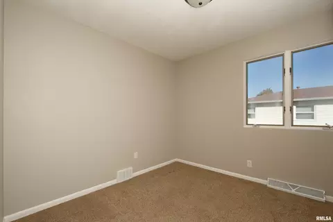 3608 34th St, Moline, IL 61265 photo 23