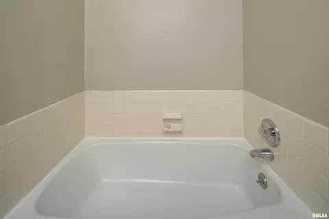 3608 34th St, Moline, IL 61265 photo 21