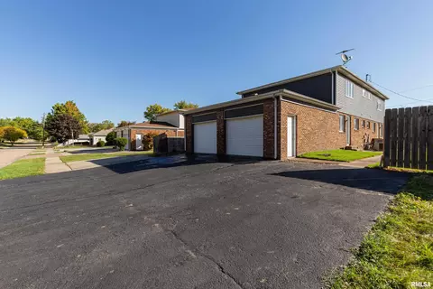 3608 34th St, Moline, IL 61265 photo 5