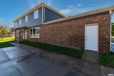3608 34th St, Moline, IL 61265