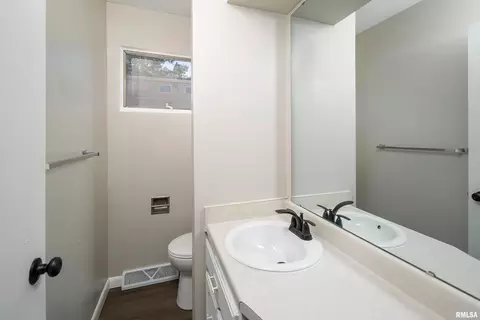 3608 34th St, Moline, IL 61265 photo 32