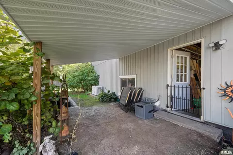 201 E Illinois St, Joy, IL 61260 photo 9