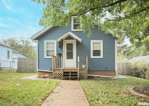 1641 W 38th St, Davenport, IA 52804
