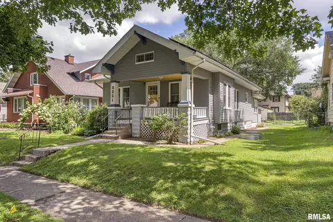 2221 Western Ave, Davenport, IA 52803