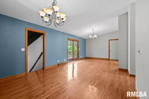 223 28th Ave, Moline, IL 61265 photo 6