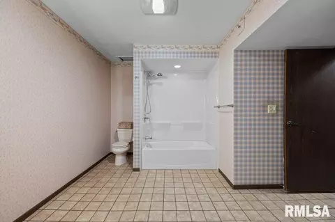 223 28th Ave, Moline, IL 61265 photo 34